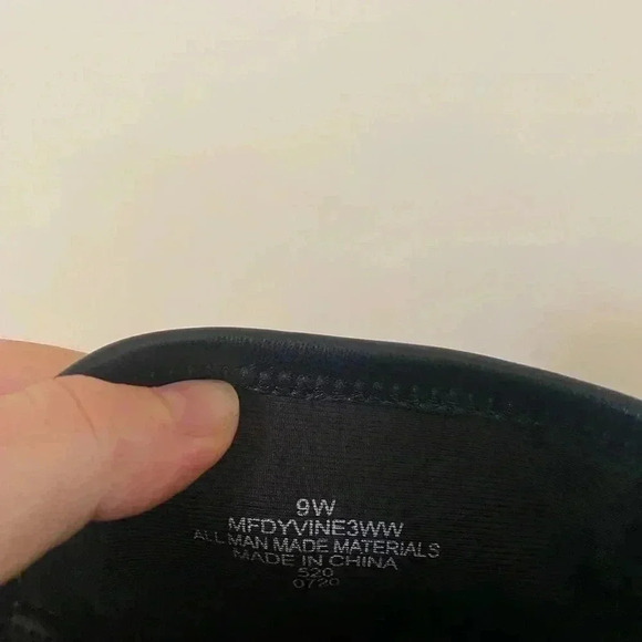 MARC FISHER DYVINE WOMENS BLACK BLOCK HEEL ANKLE BOOTIE SIZE 9 - Picture 4 of 7